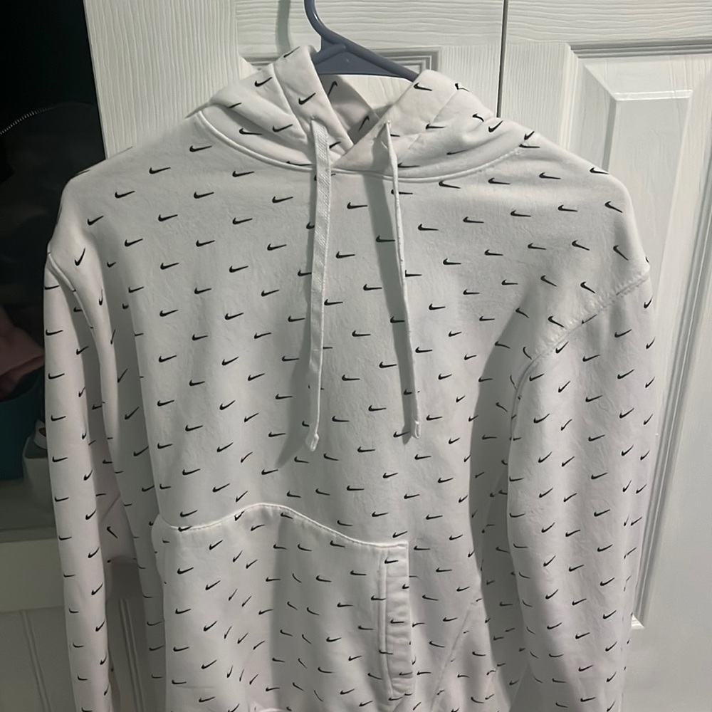 White Nike pullover